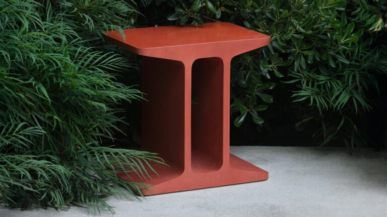 Intra side table